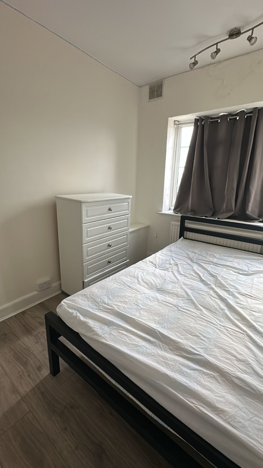 Single Room to Rent in Hendon (NW4 3LU) – £850 PCM